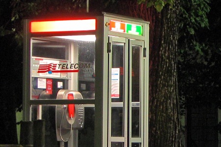 A Catania le cabine telefoniche intelligenti, Stancanelli: 