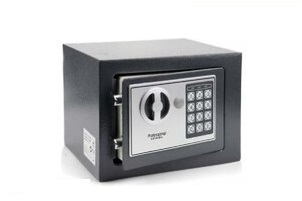 Cassaforte di sicurezza a chiusura elettronica Keiros in offerta: da Eurospin al prezzo di 22 euro